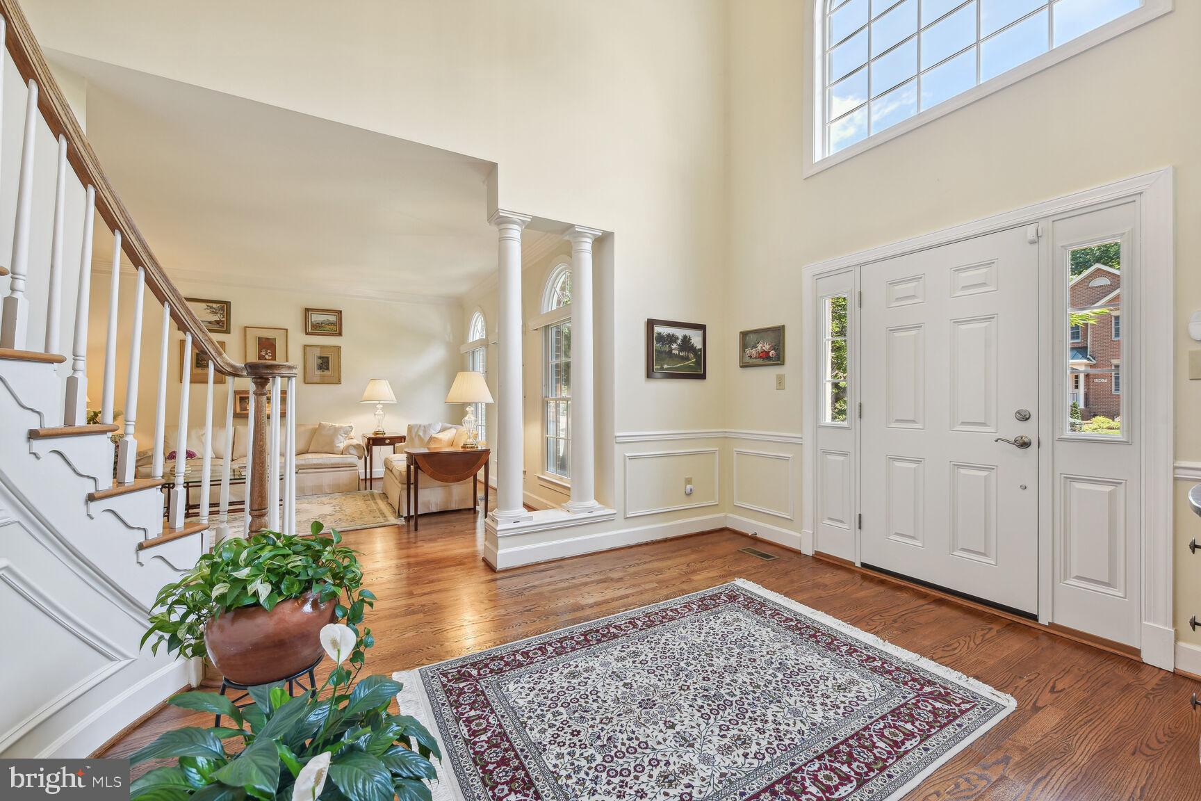 1906 Gables Lane Vienna, VA 22182 - Photo 3 of 52