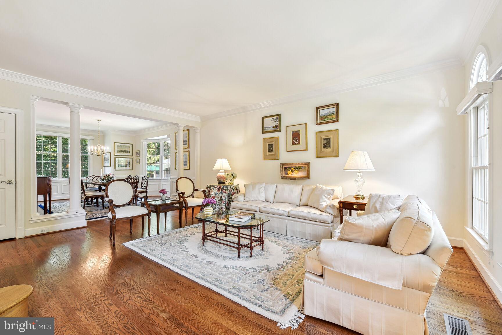 1906 Gables Lane Vienna, VA 22182 - Photo 4 of 52 Living Room