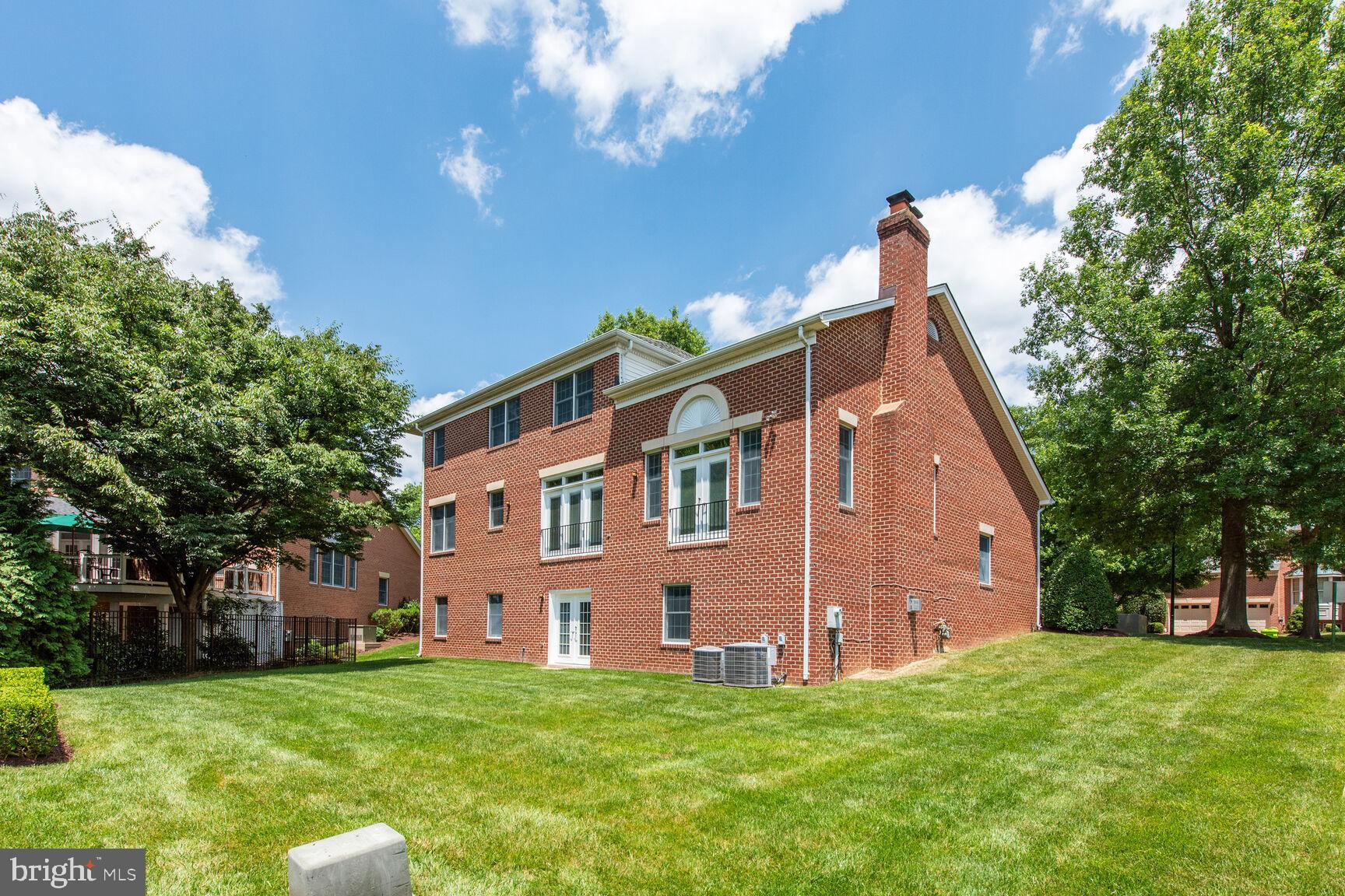 1906 Gables Lane Vienna, VA 22182 - Photo 47 of 52 Backyard