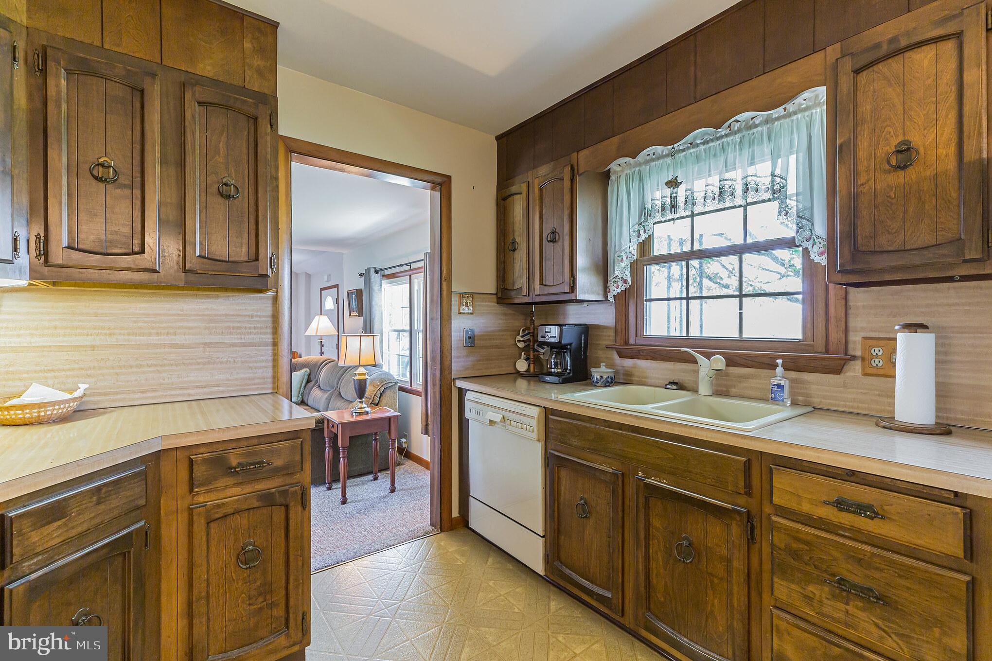 104 Stewart Road Pilesgrove, NJ 08098 - Photo 4 of 31