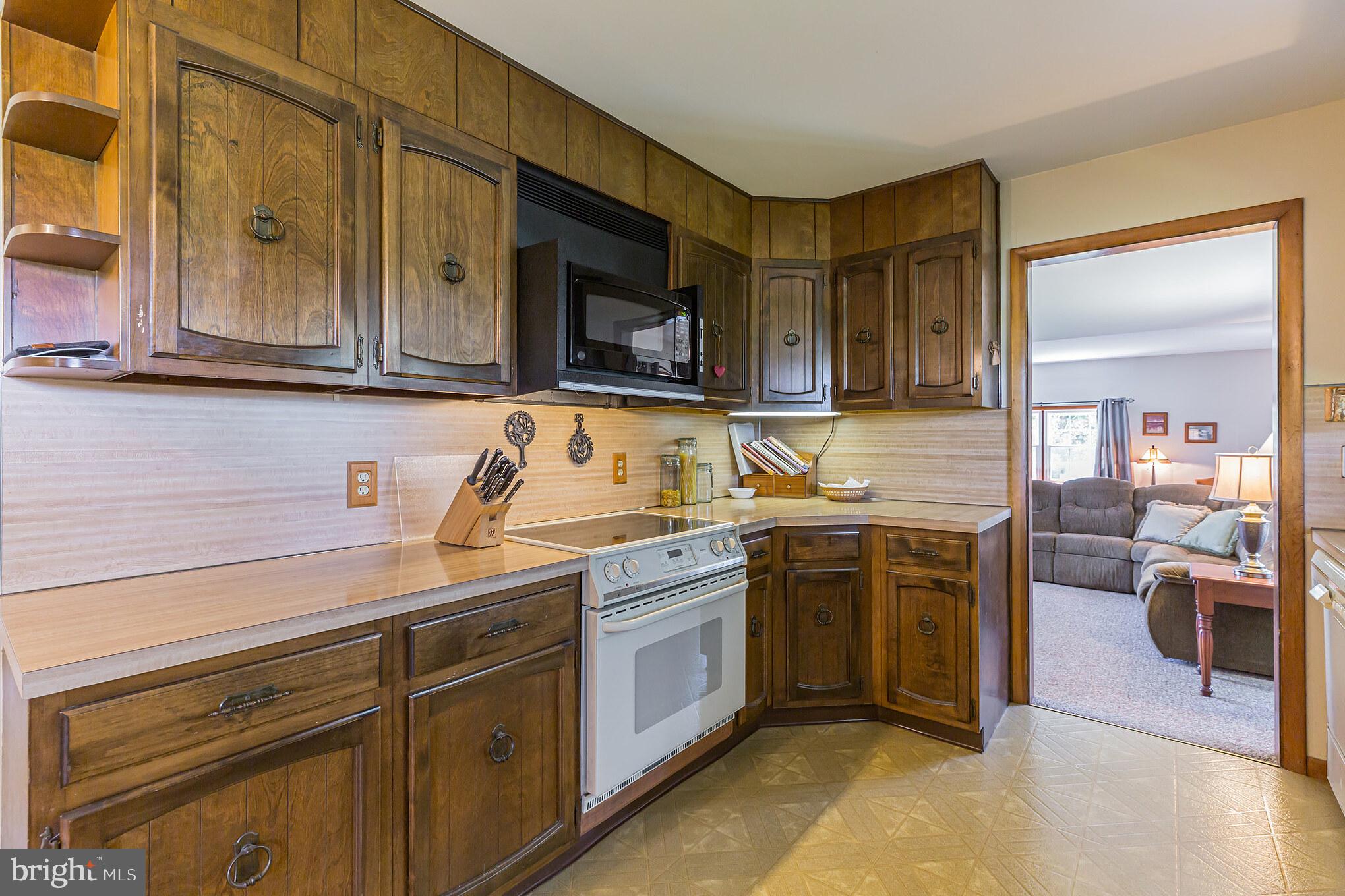 104 Stewart Road Pilesgrove, NJ 08098 - Photo 5 of 31