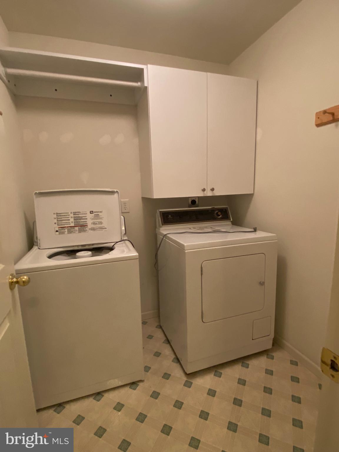 18 Doe Run Shillington, PA 19607 - Photo 19 of 56 1st floor washer & dryer/laundry room