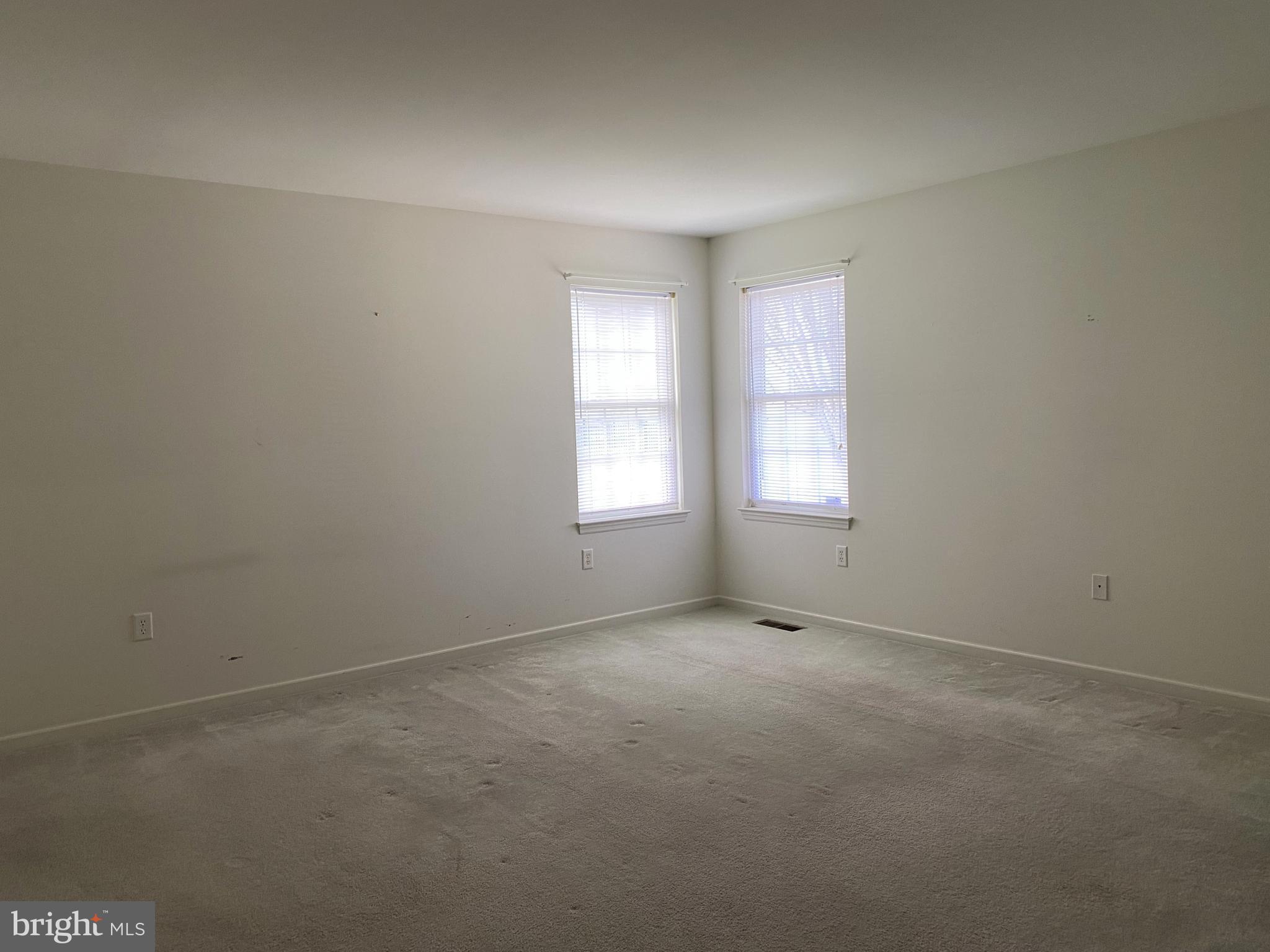 18 Doe Run Shillington, PA 19607 - Photo 24 of 56 1st floor bedroom