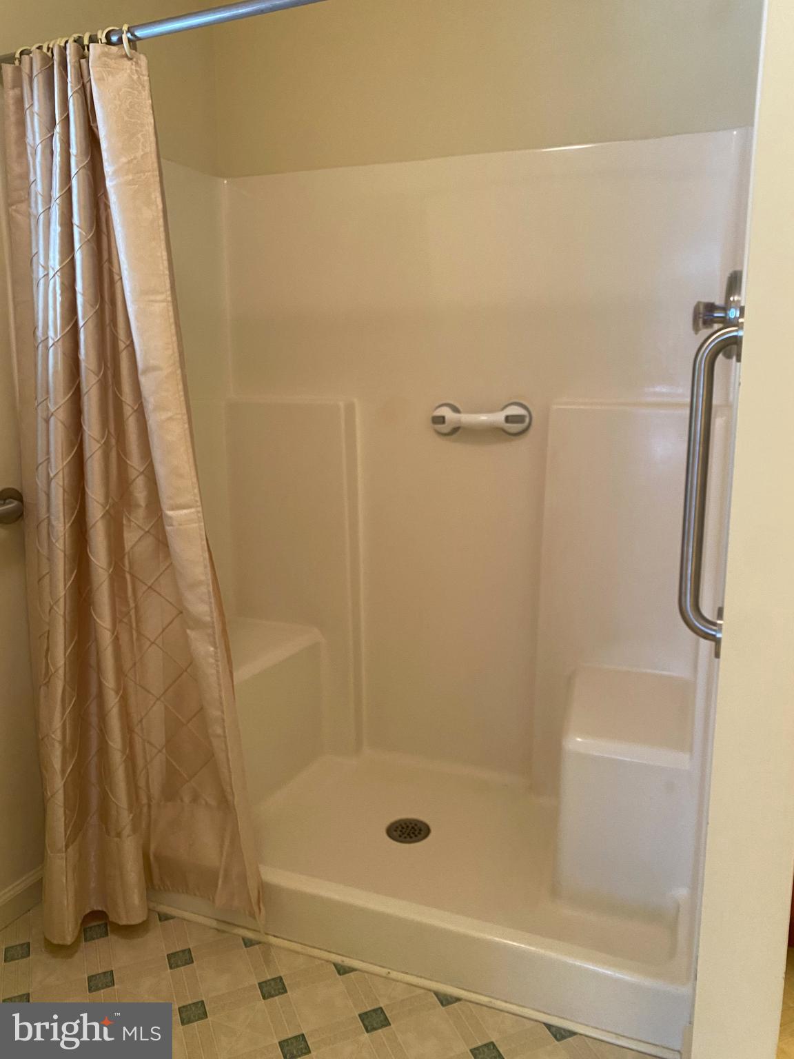 18 Doe Run Shillington, PA 19607 - Photo 29 of 56 step in large shower