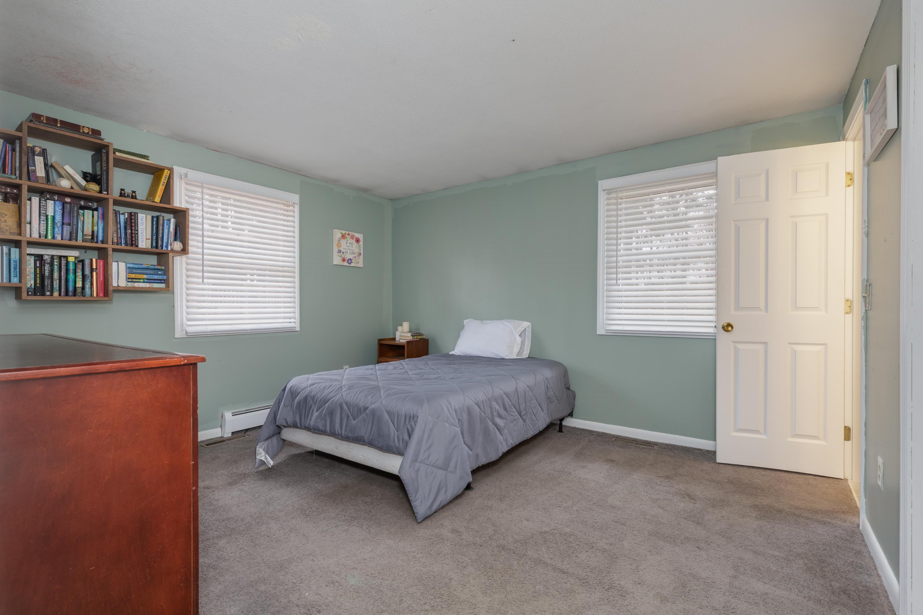 46 Stark Lane Litchfield, NH 03052 - Photo 17 of 40