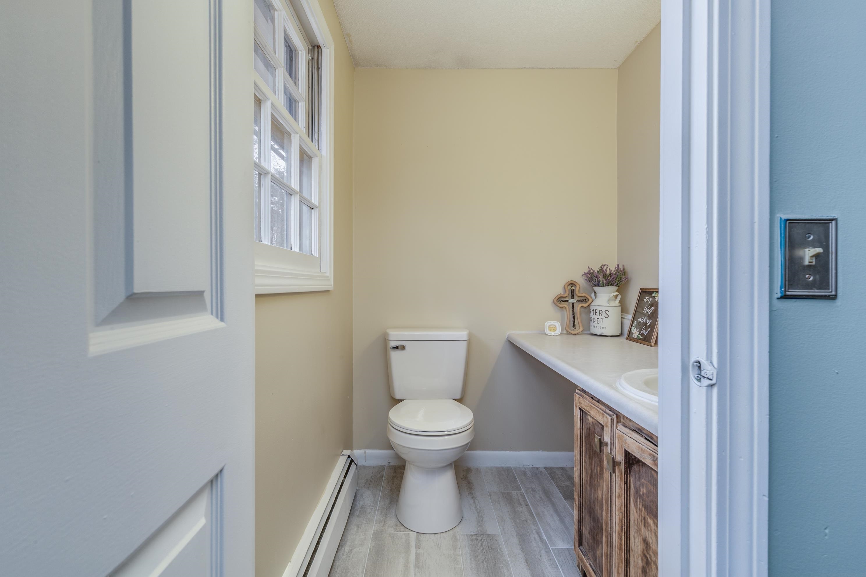 46 Stark Lane Litchfield, NH 03052 - Photo 19 of 40