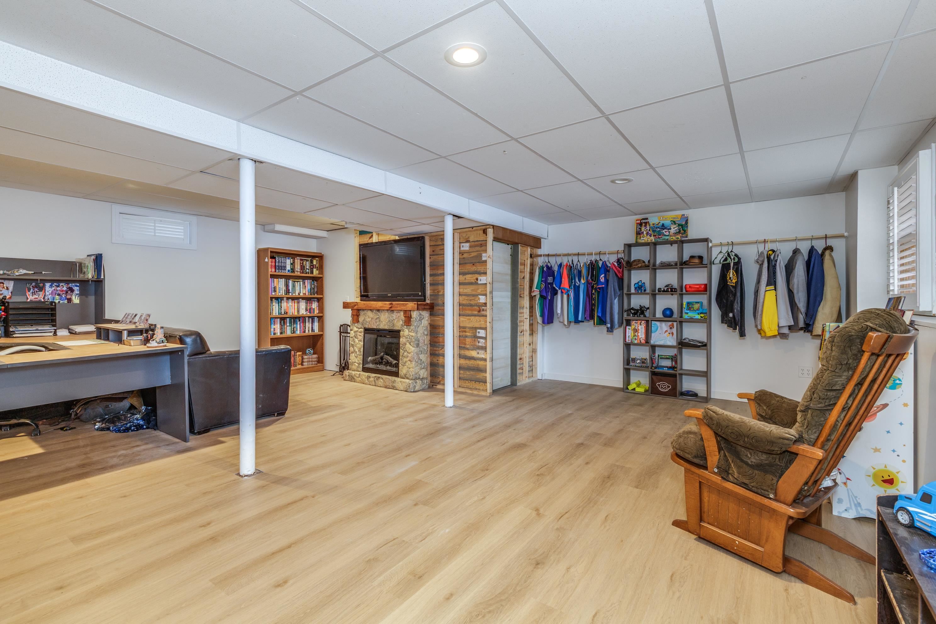 46 Stark Lane Litchfield, NH 03052 - Photo 31 of 40