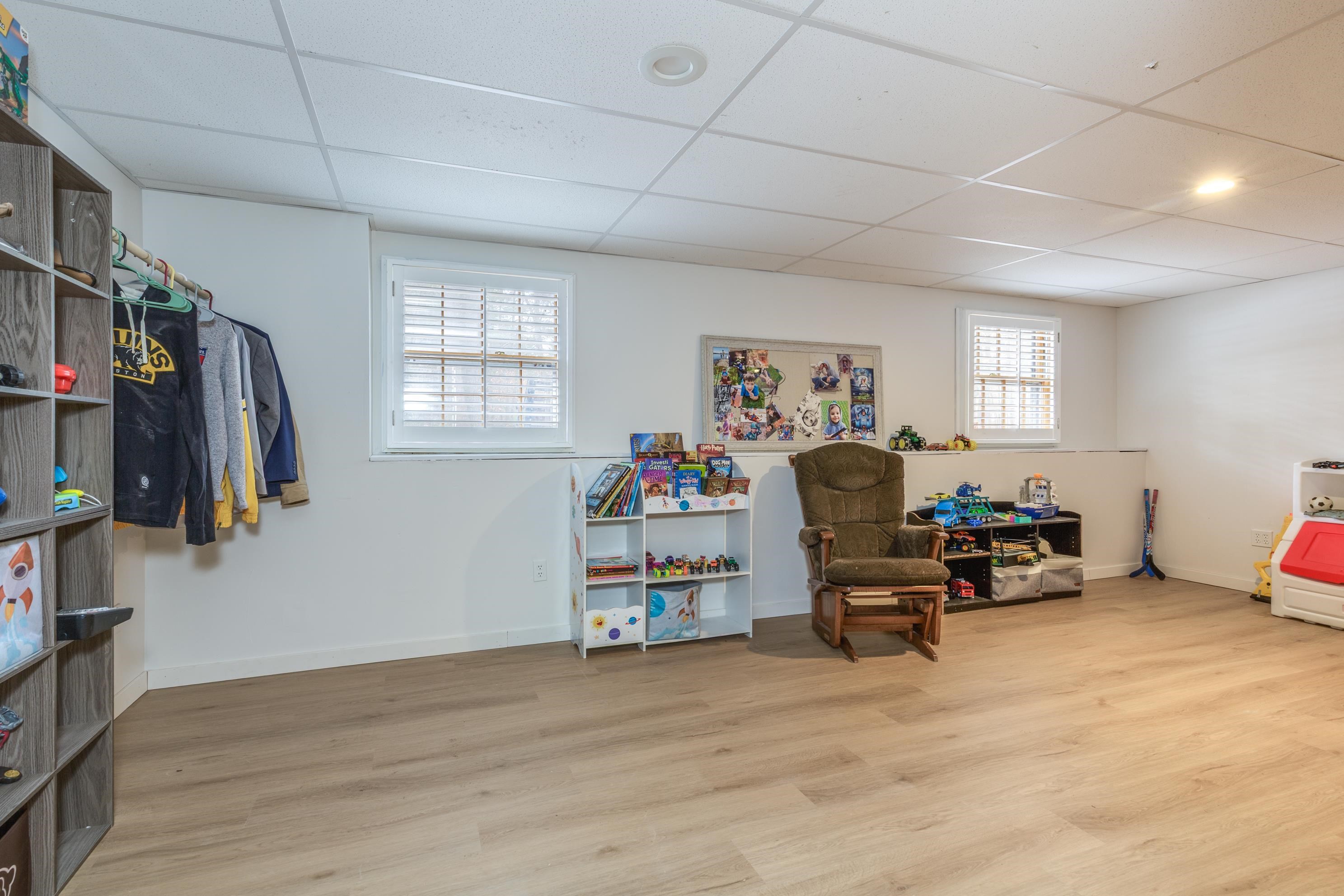 46 Stark Lane Litchfield, NH 03052 - Photo 33 of 40