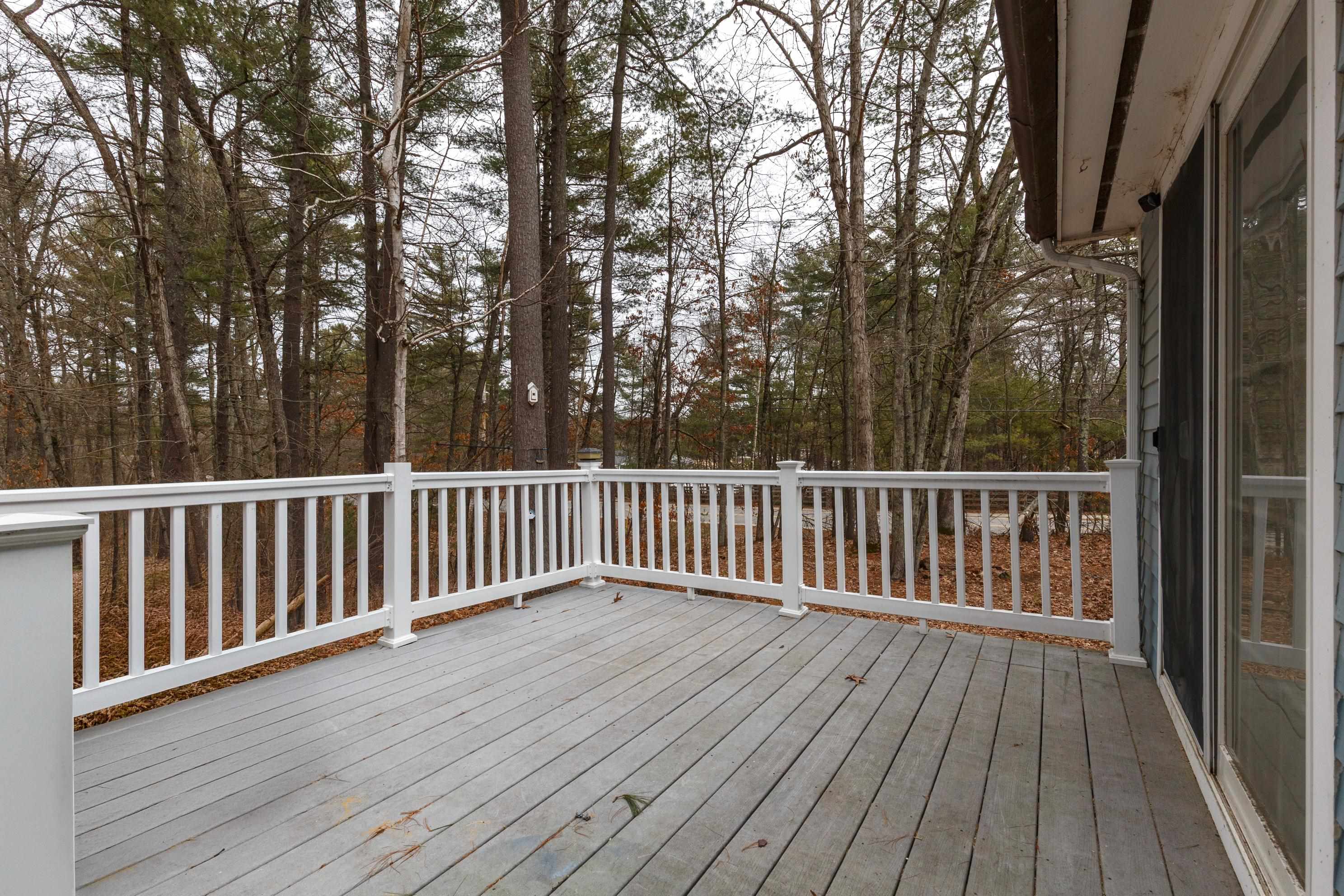 46 Stark Lane Litchfield, NH 03052 - Photo 37 of 40