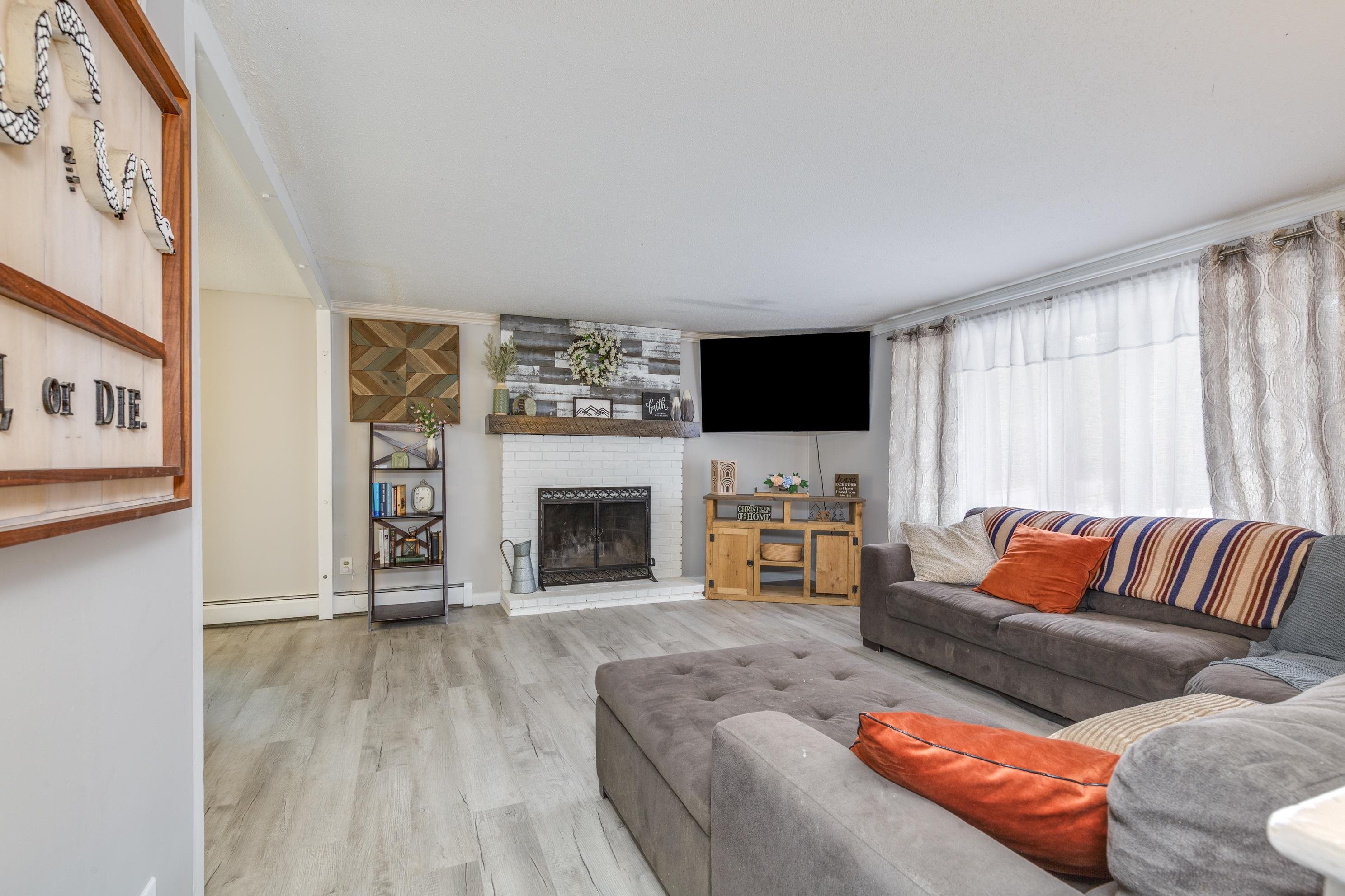 46 Stark Lane Litchfield, NH 03052 - Photo 5 of 40