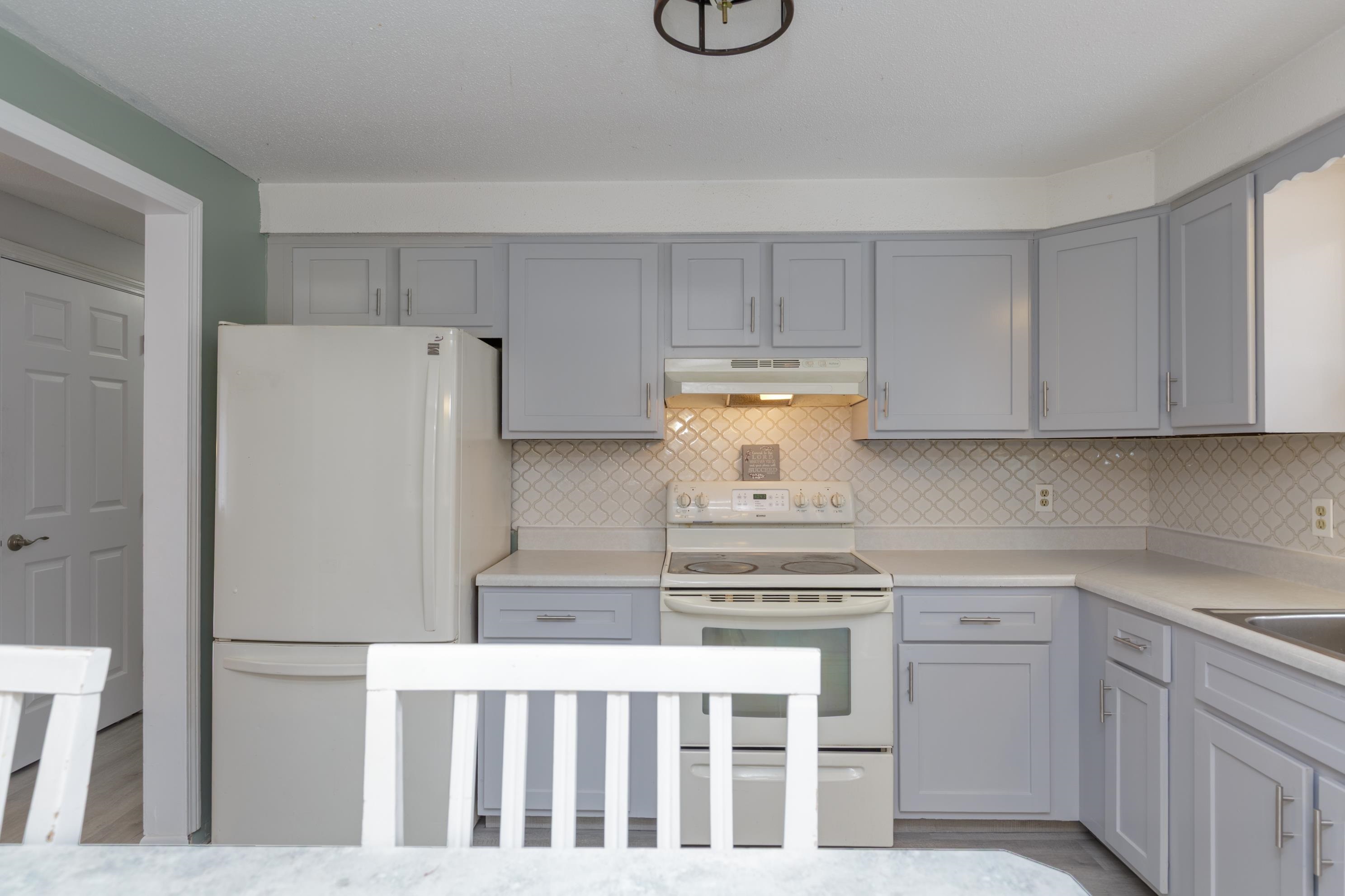 46 Stark Lane Litchfield, NH 03052 - Photo 7 of 40