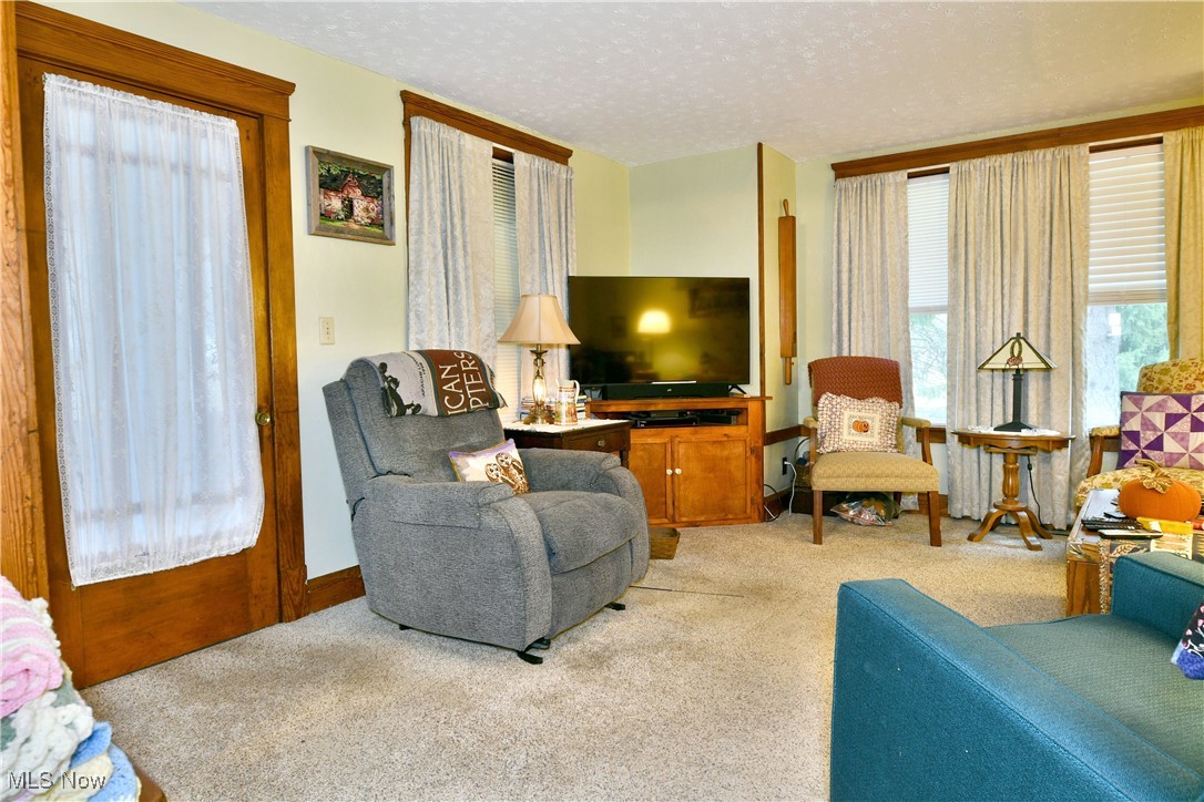 9210 Howland Springs Road Southeast Warren, OH 44484 - Photo 10 of 50