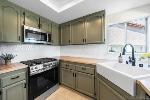 $965,000 | 1726 Las Palmas Lane, Escondido, CA 92026