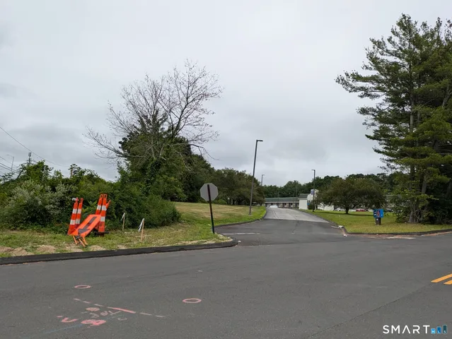 $899,000 | 269 Flanders Road, Unit 1B, East Lyme, CT 06357