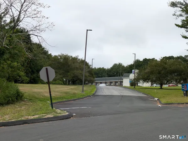 $899,000 | 269 Flanders Road, Unit 1B, East Lyme, CT 06357