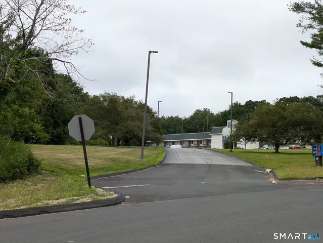 $899,000 | 269 Flanders Road, Unit 1B, East Lyme, CT 06357