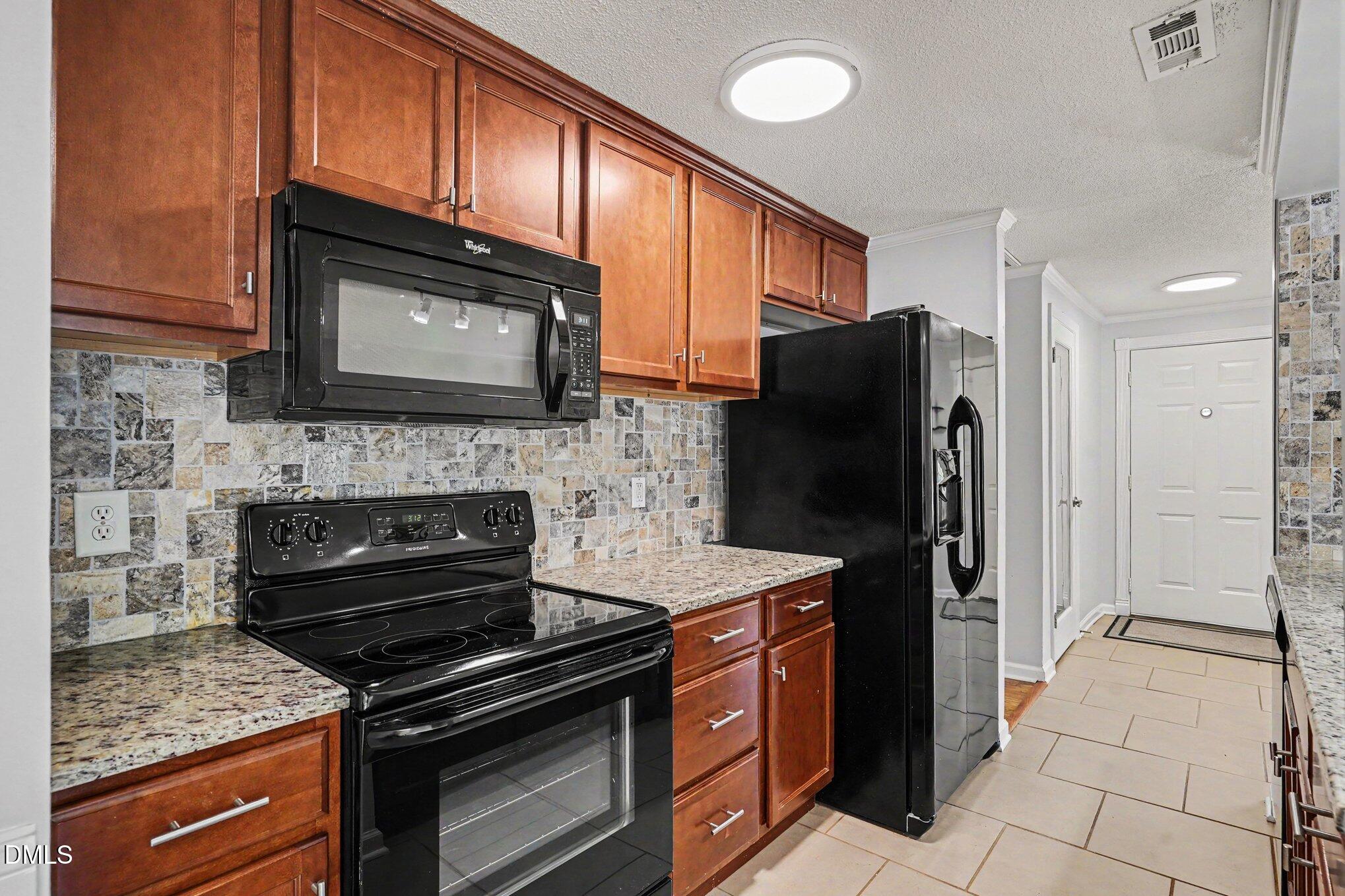 3805 Cascade Court Raleigh, NC 27604 - Photo 14 of 31 007_file_1565