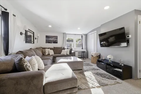 $799,000 | 2545 Sycamore Avenue, Wantagh, NY 11793