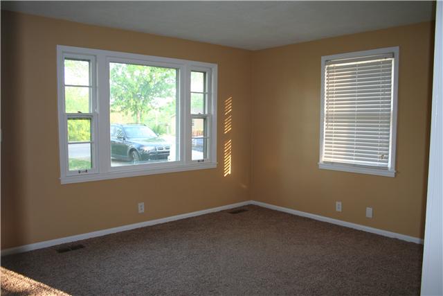 504 High Point Road Clarksville, TN 37042 - Photo 11 of 19 Living Room with big picture window