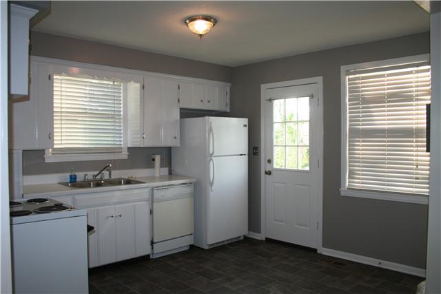 504 High Point Road Clarksville, TN 37042 - Photo 3 of 19 Gallery Image 3