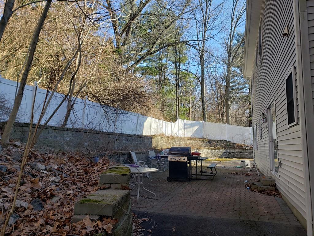 405 Granite Street Worcester, MA 01607 - Photo 3 of 21