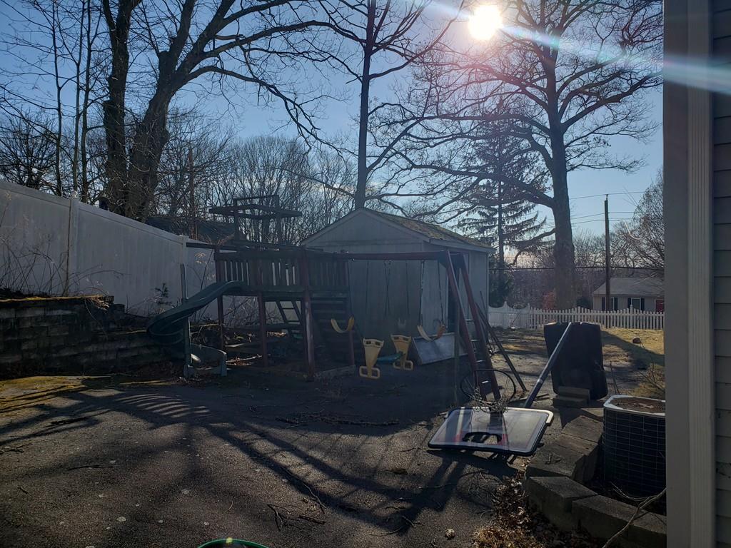 405 Granite Street Worcester, MA 01607 - Photo 4 of 21