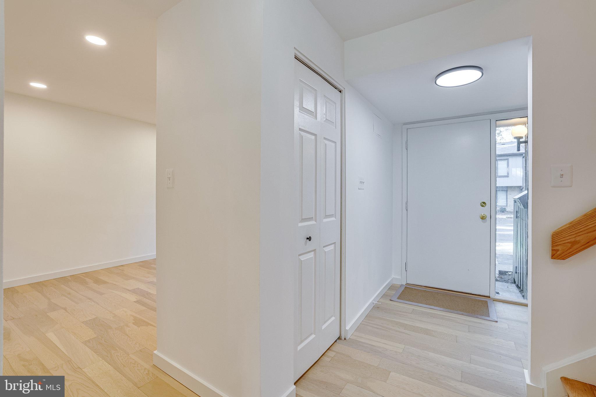 1702 Ivy Oak Square Reston, VA 20190 - Photo 5 of 59 Gallery Image 5