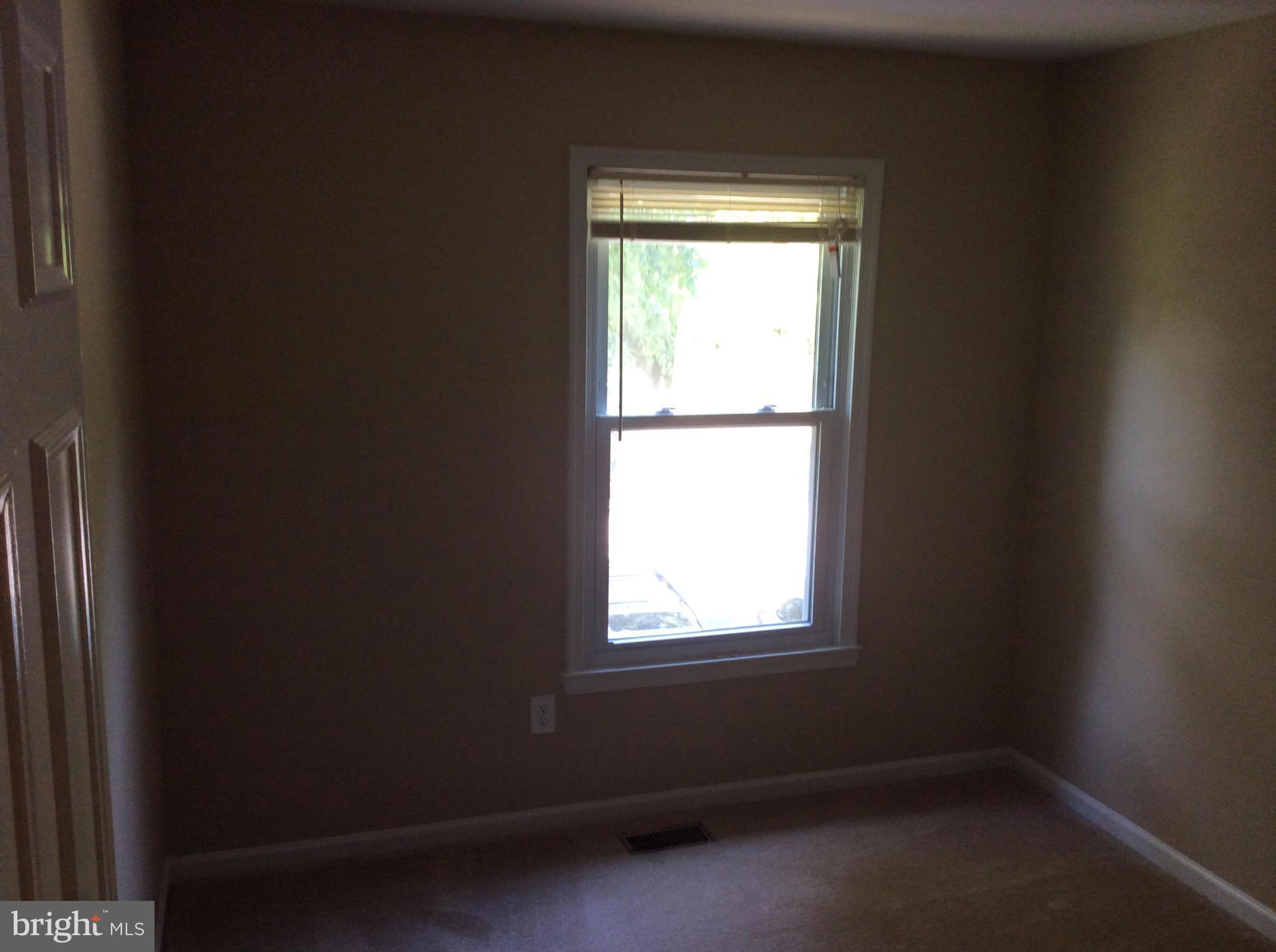 6239 Rathlin Drive Springfield, VA 22152 - Photo 12 of 21 Bedroom3