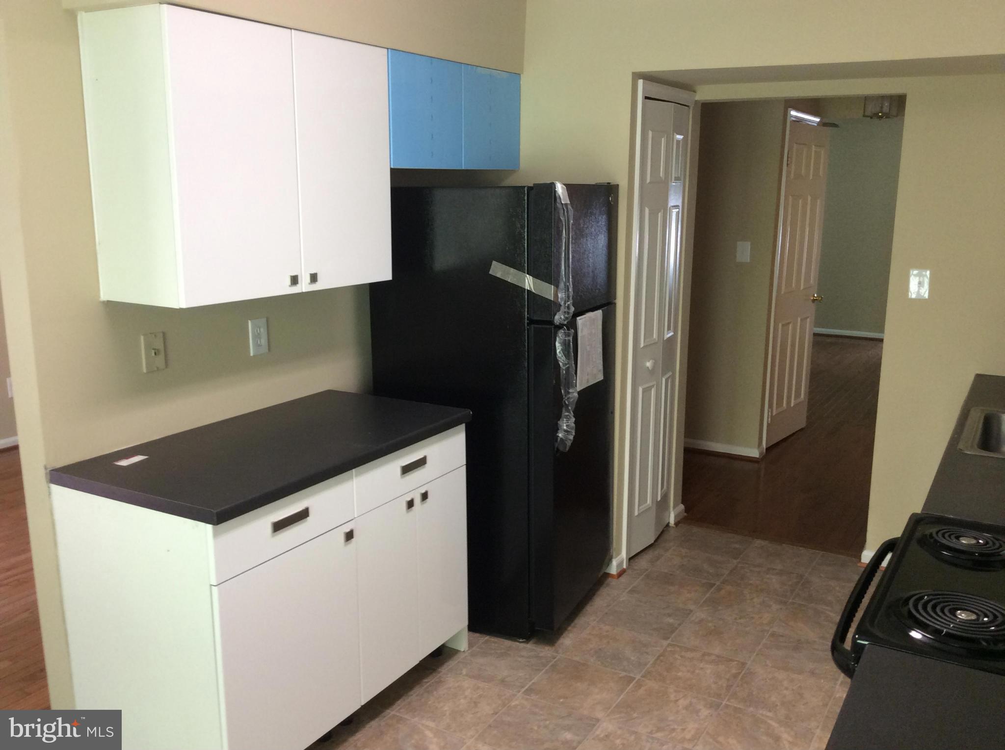 6239 Rathlin Drive Springfield, VA 22152 - Photo 5 of 21 Kitchen