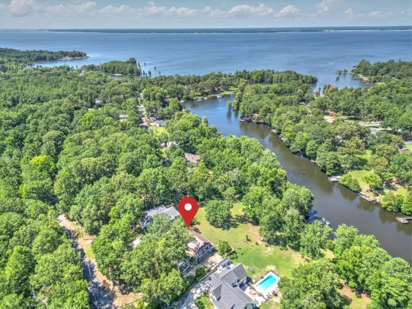 $675,000 | 1226 St Julien Drive, Eutawville, SC 29048