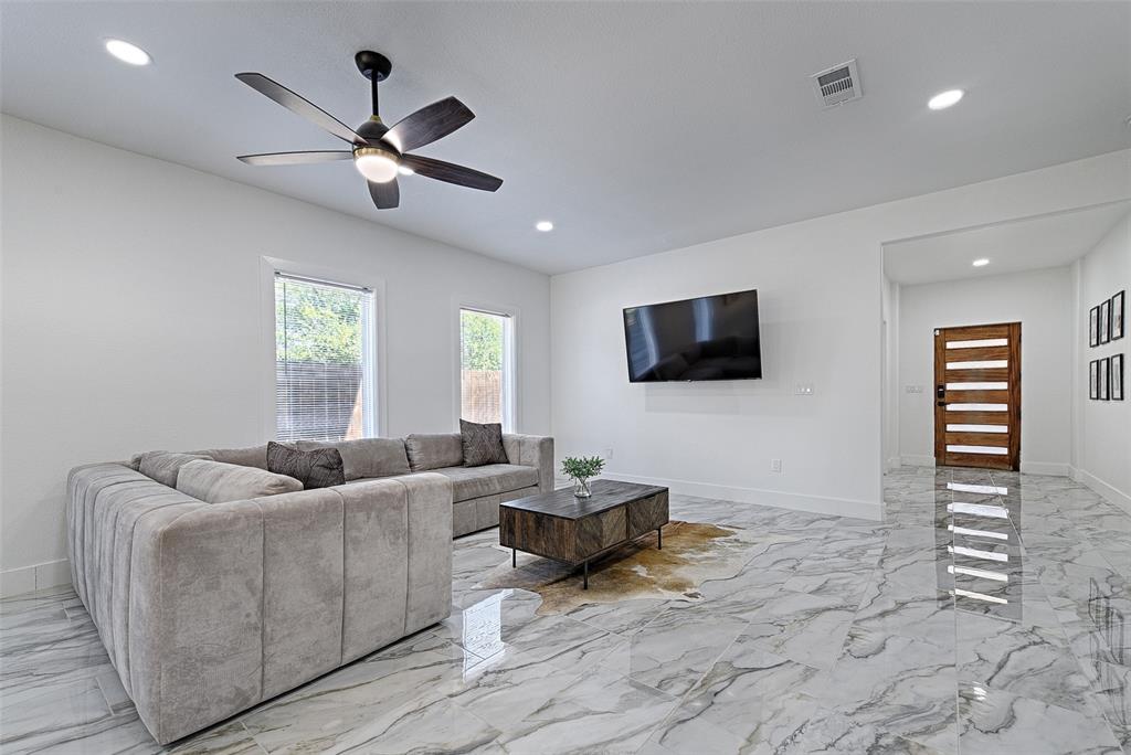 3319 Wake Street Dallas, TX 75212 - Photo 6 of 38