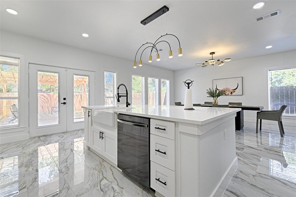 3319 Wake Street Dallas, TX 75212 - Photo 7 of 38