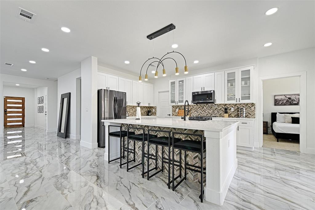 3319 Wake Street Dallas, TX 75212 - Photo 10 of 38