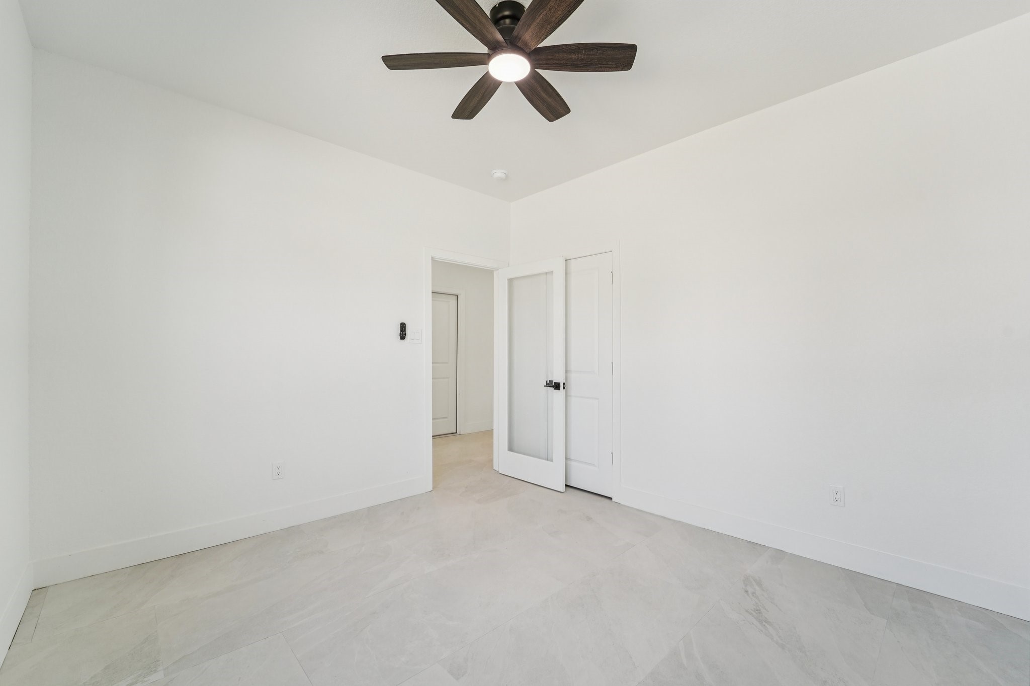 708 South Carroll Street La Porte, TX 77571 - Photo 11 of 29 a view of an empty room