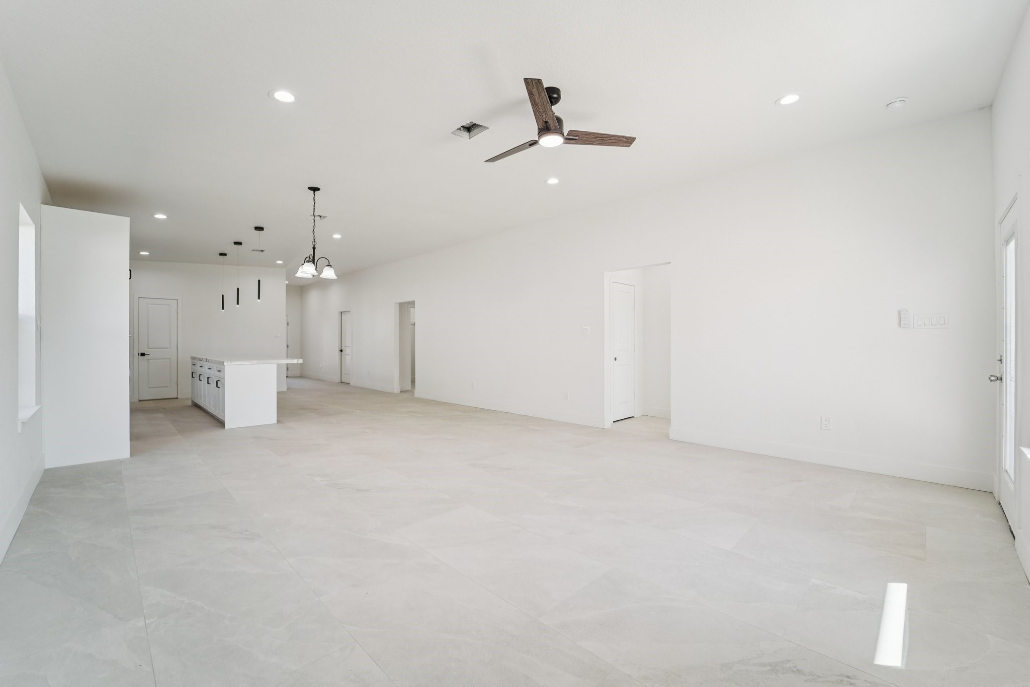 708 South Carroll Street La Porte, TX 77571 - Photo 2 of 29 an empty room with a bathroom