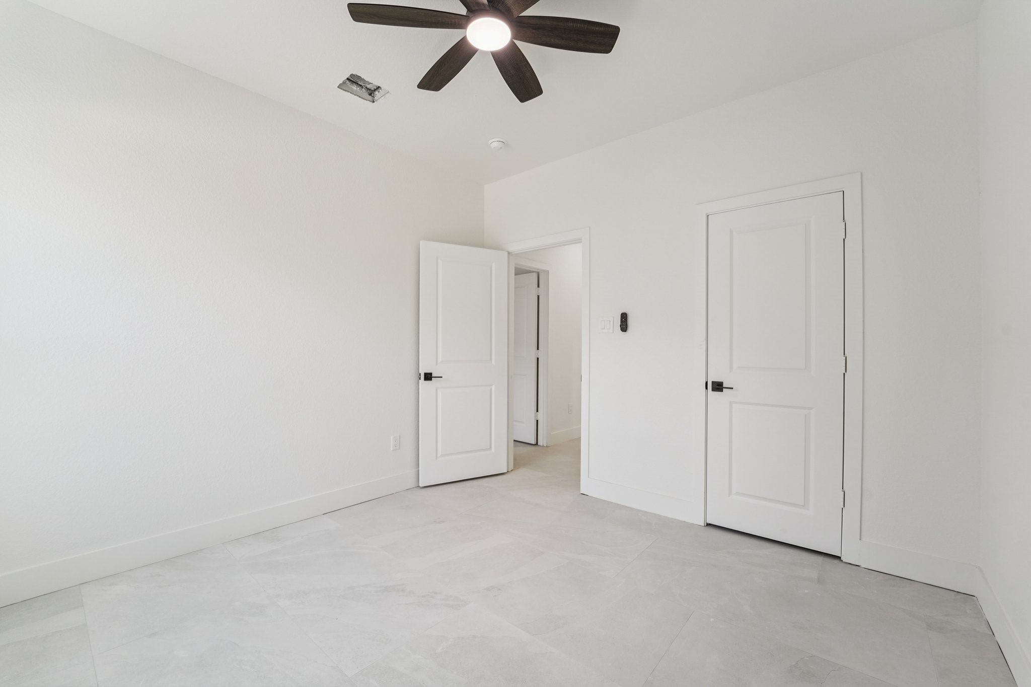 708 South Carroll Street La Porte, TX 77571 - Photo 25 of 29 a view of an empty room