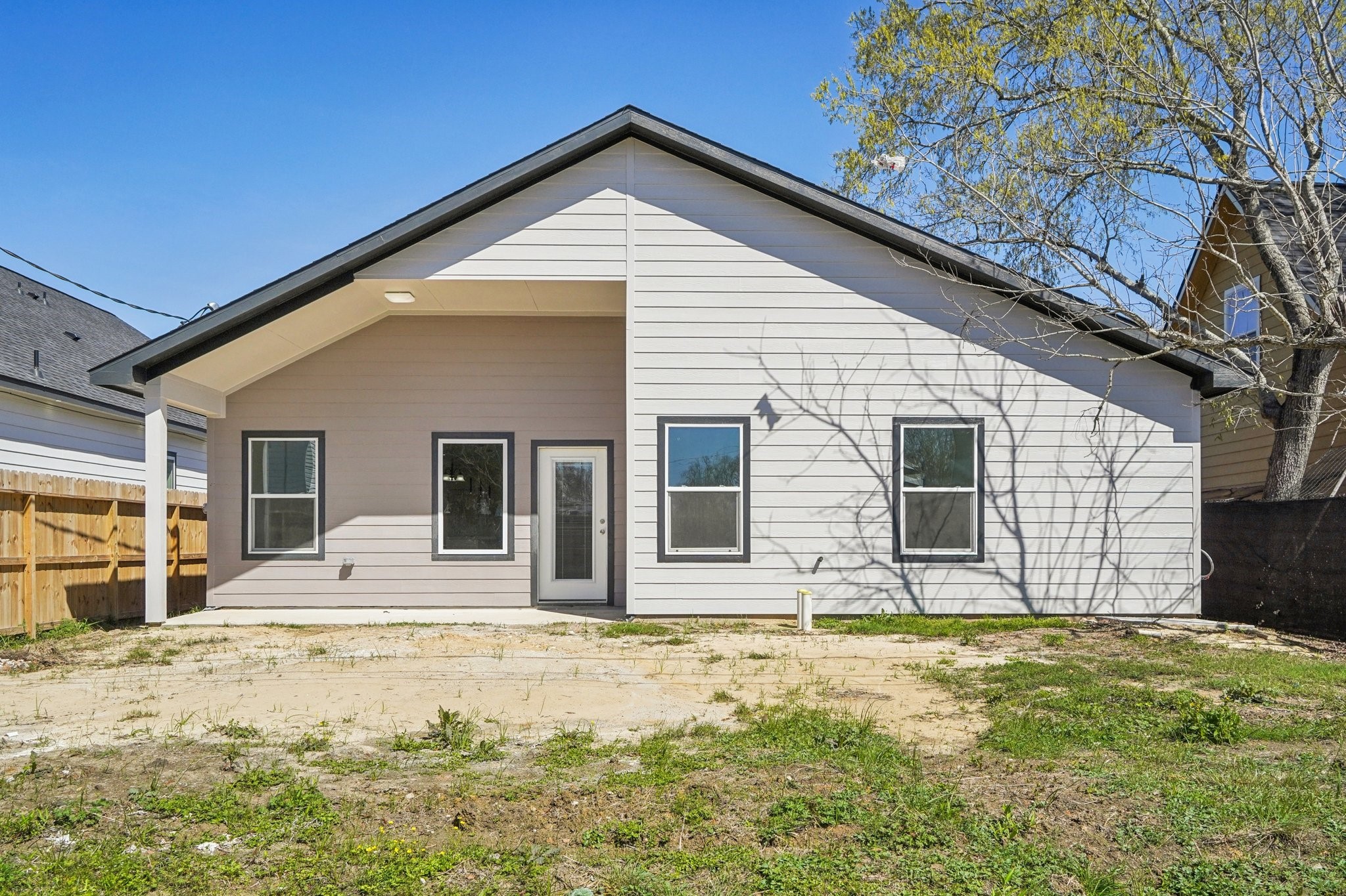 708 South Carroll Street La Porte, TX 77571 - Photo 29 of 29 a view of a house with snow on the roof