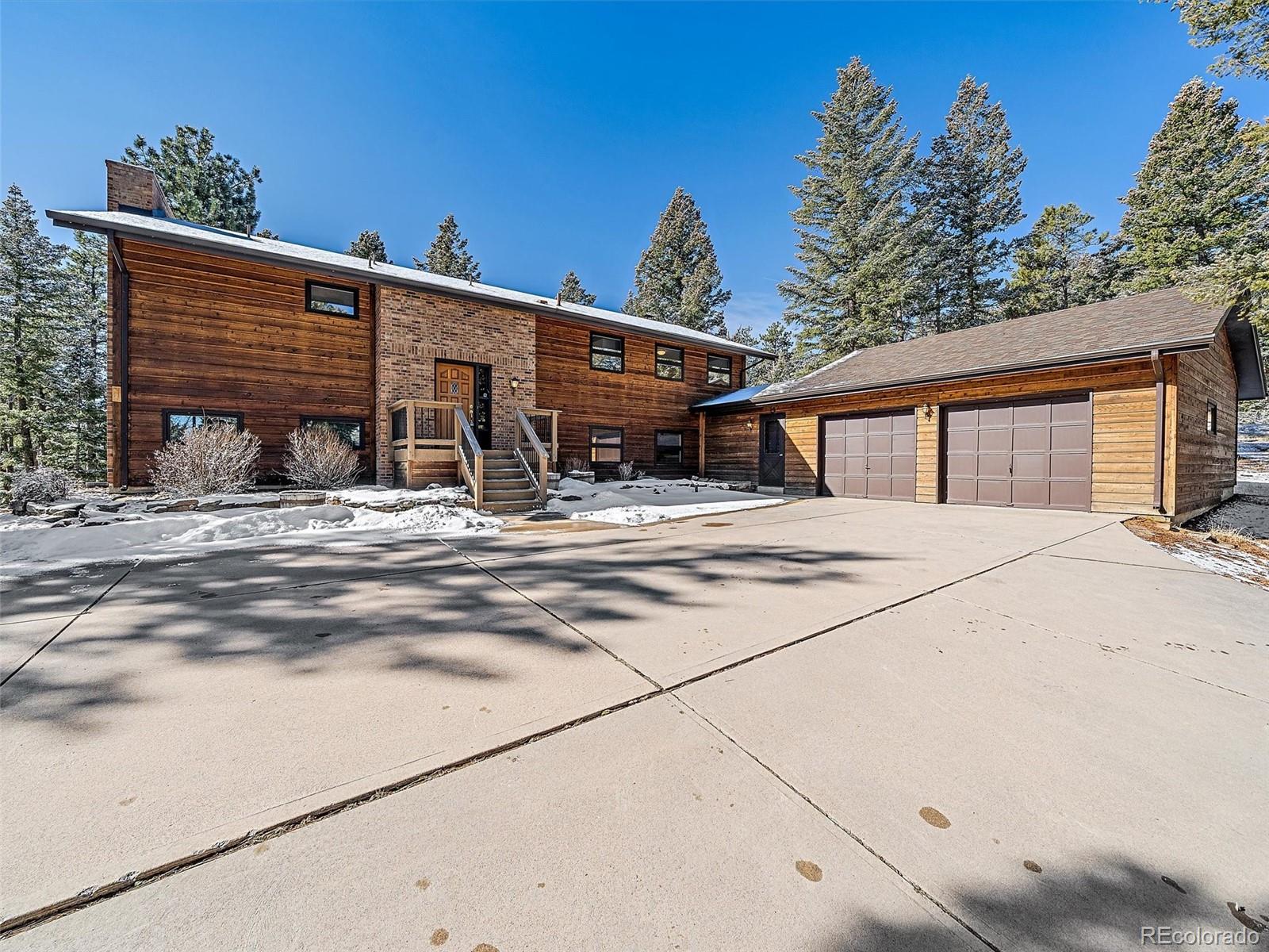 a house view with a outdoor space