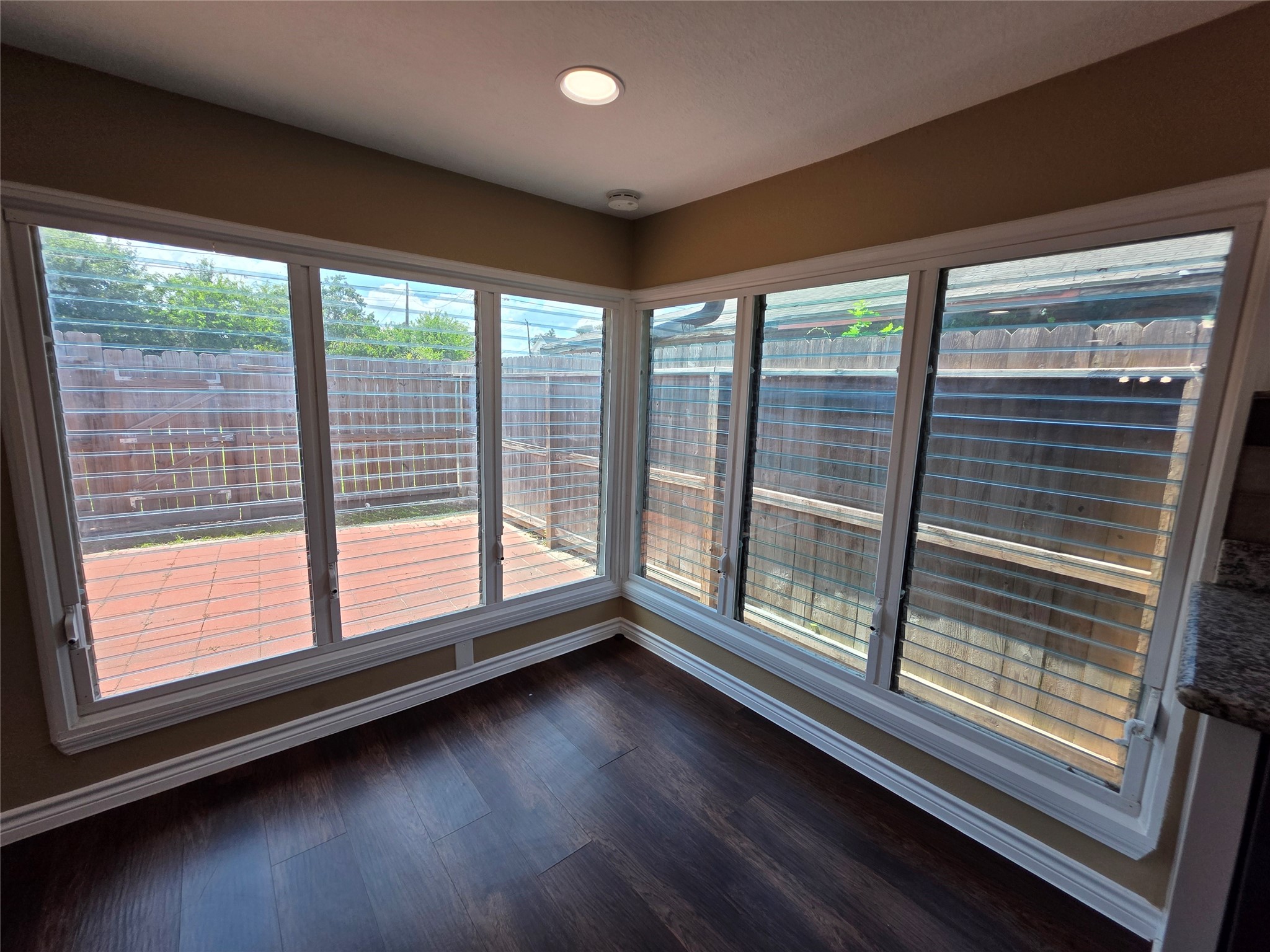 4105 Rutland Street Houston, TX 77018 - Photo 26 of 34 Breakfast nook!