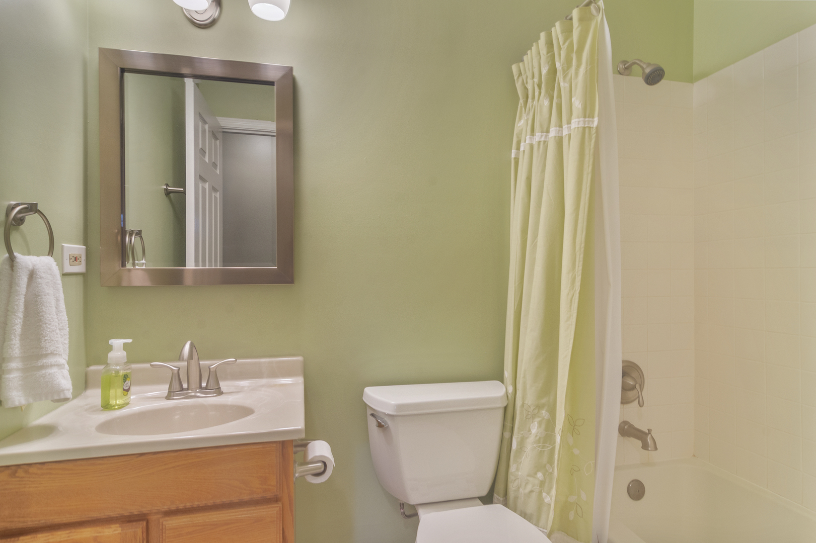 432 Pheasant Ridge Road Lake Zurich, IL 60047 - Photo 16 of 37 Gallery Image 16