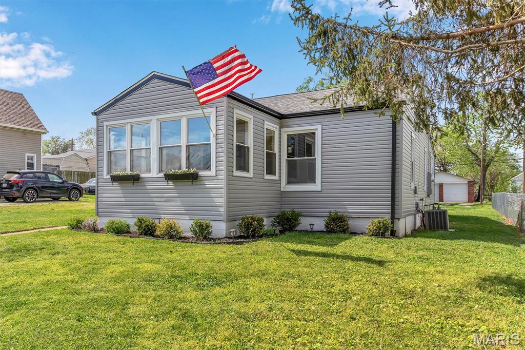 773 Reed Avenue St. Louis, MO 63125 - Photo 3 of 36