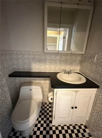 $1,400 | 408 Franklin Street, Unit 3, Buffalo, NY 14202