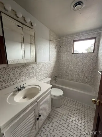 $1,400 | 408 Franklin Street, Unit 3, Buffalo, NY 14202