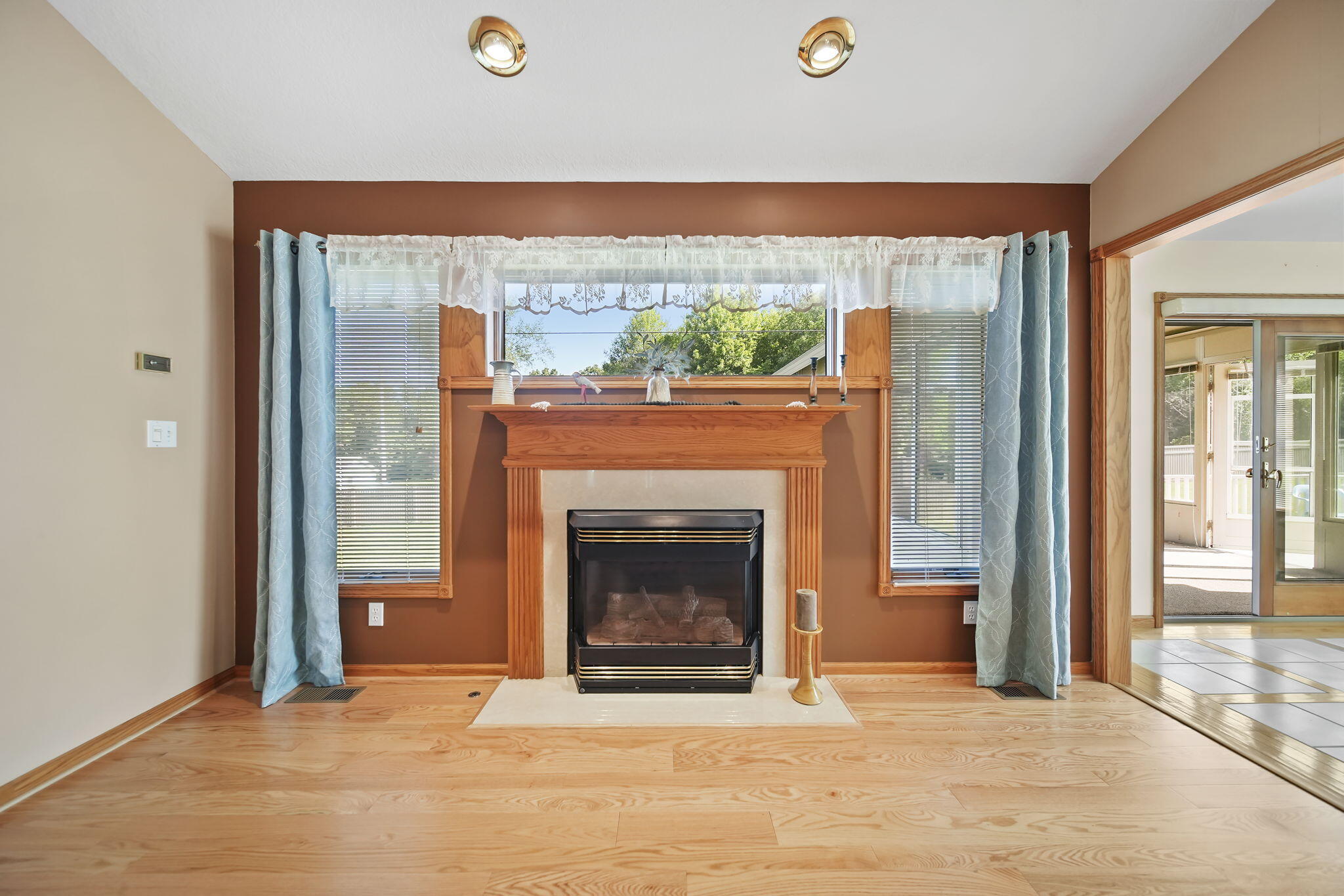 1771 North Sutton Road Jackson, MI 49201 - Photo 8 of 29 fireplace