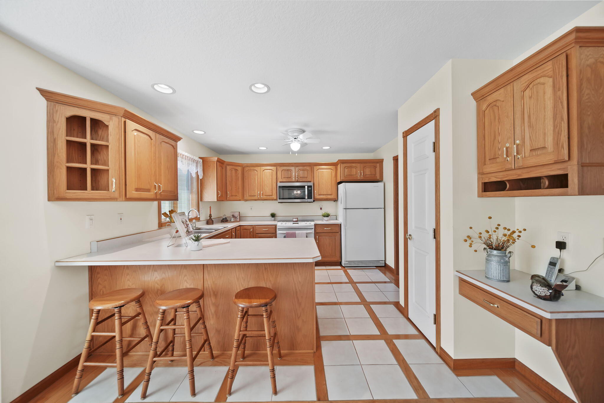 1771 North Sutton Road Jackson, MI 49201 - Photo 10 of 29 kitchen