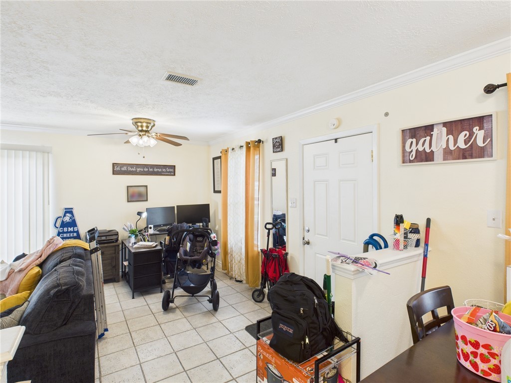3304 Longleaf Circle College Station, TX 77845 - Photo 3 of 8 a living room with furniture