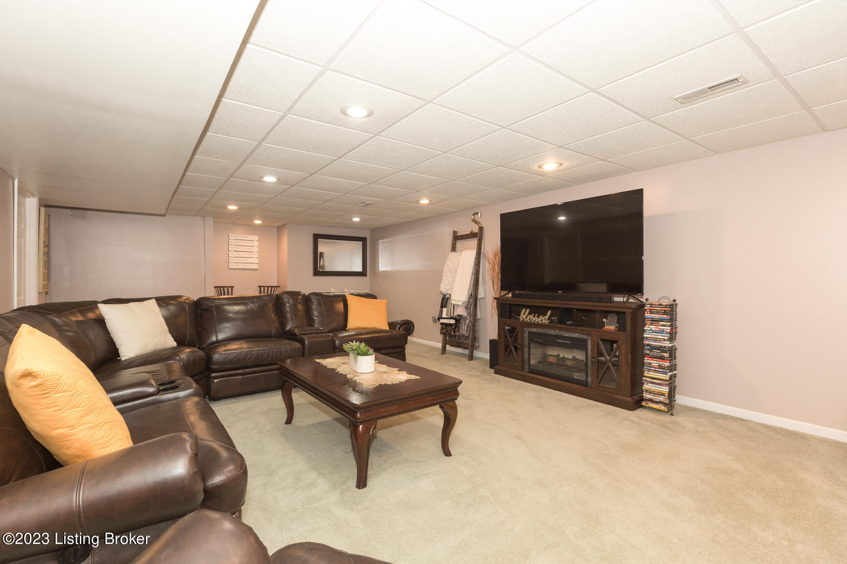 7616 Stone Ledge Road Louisville, KY 40291 - Photo 24 of 33 7616 Stone Ledge-57