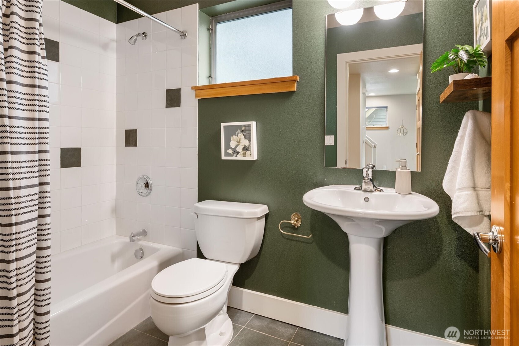 2363 South McClellan Street Seattle, WA 98144 - Photo 19 of 33