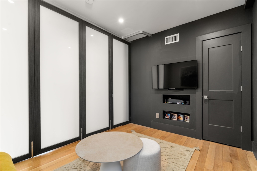 135 Beaconsfield Road, Unit 2 Brookline, MA 02445 - Photo 11 of 17