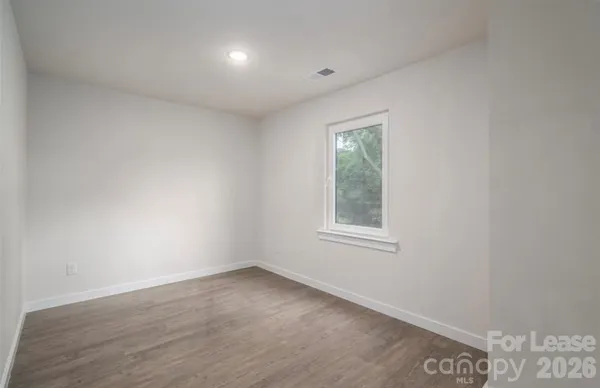 $1,595 | 2340 13th St Drive Northeast, Hickory, NC 28601